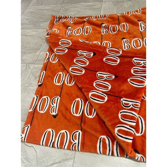 BOO Halloween Holiday Throw Blanket - Picture 4 of 6